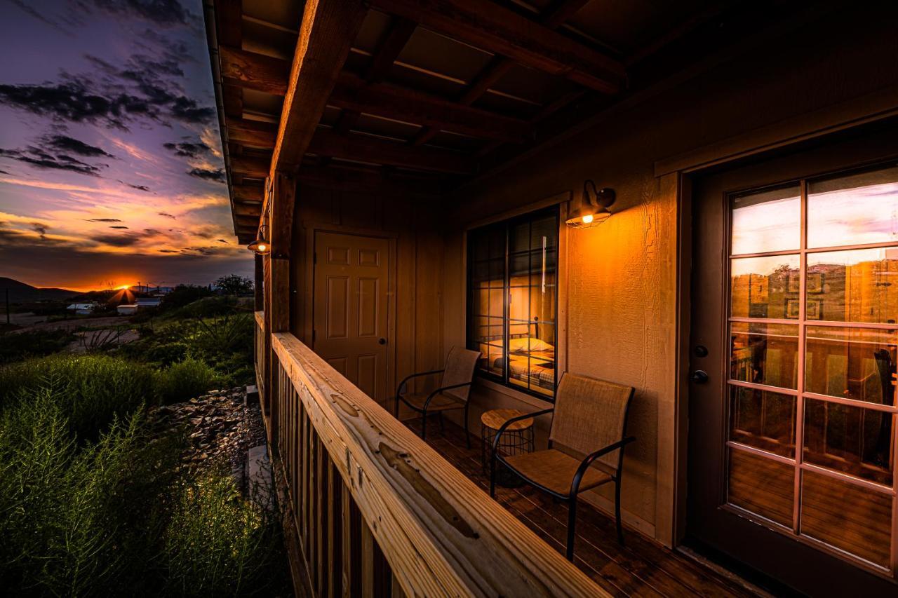 -Pet Friendly- Miners Cabin #5 -Two Double Beds - Private Balcony Tombstone Exterior foto