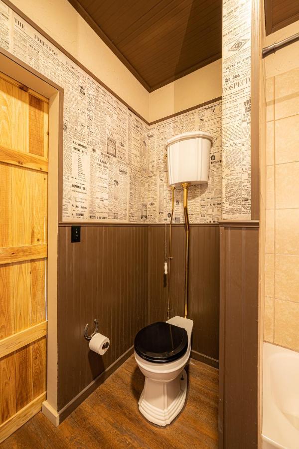 -Pet Friendly- Miners Cabin #5 -Two Double Beds - Private Balcony Tombstone Exterior foto