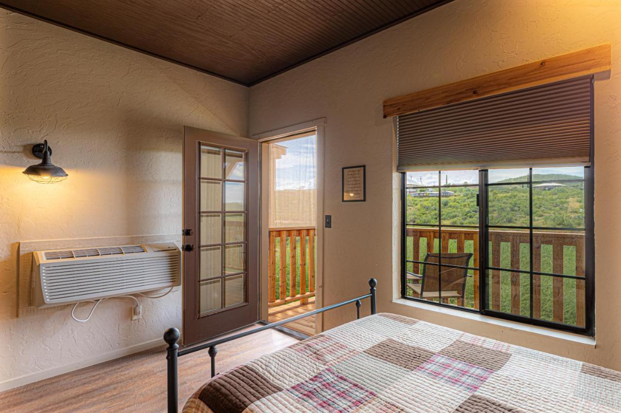 -Pet Friendly- Miners Cabin #5 -Two Double Beds - Private Balcony Tombstone Exterior foto