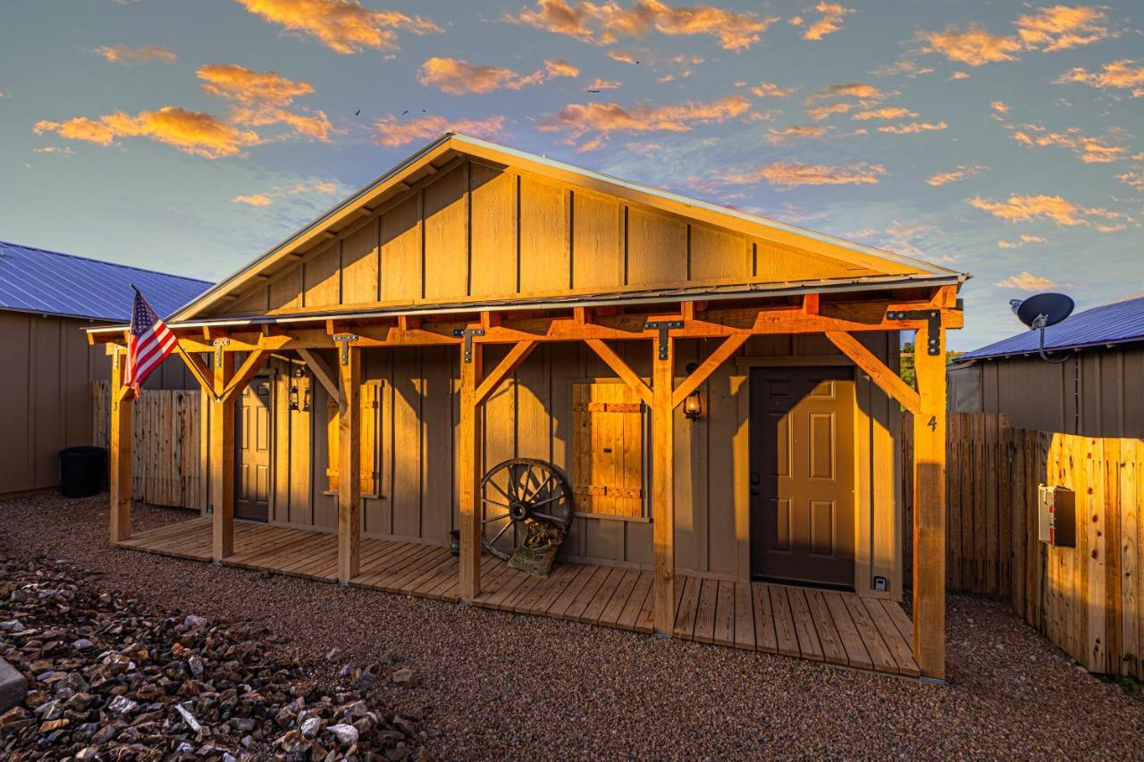 -Pet Friendly- Miners Cabin #5 -Two Double Beds - Private Balcony Tombstone Exterior foto
