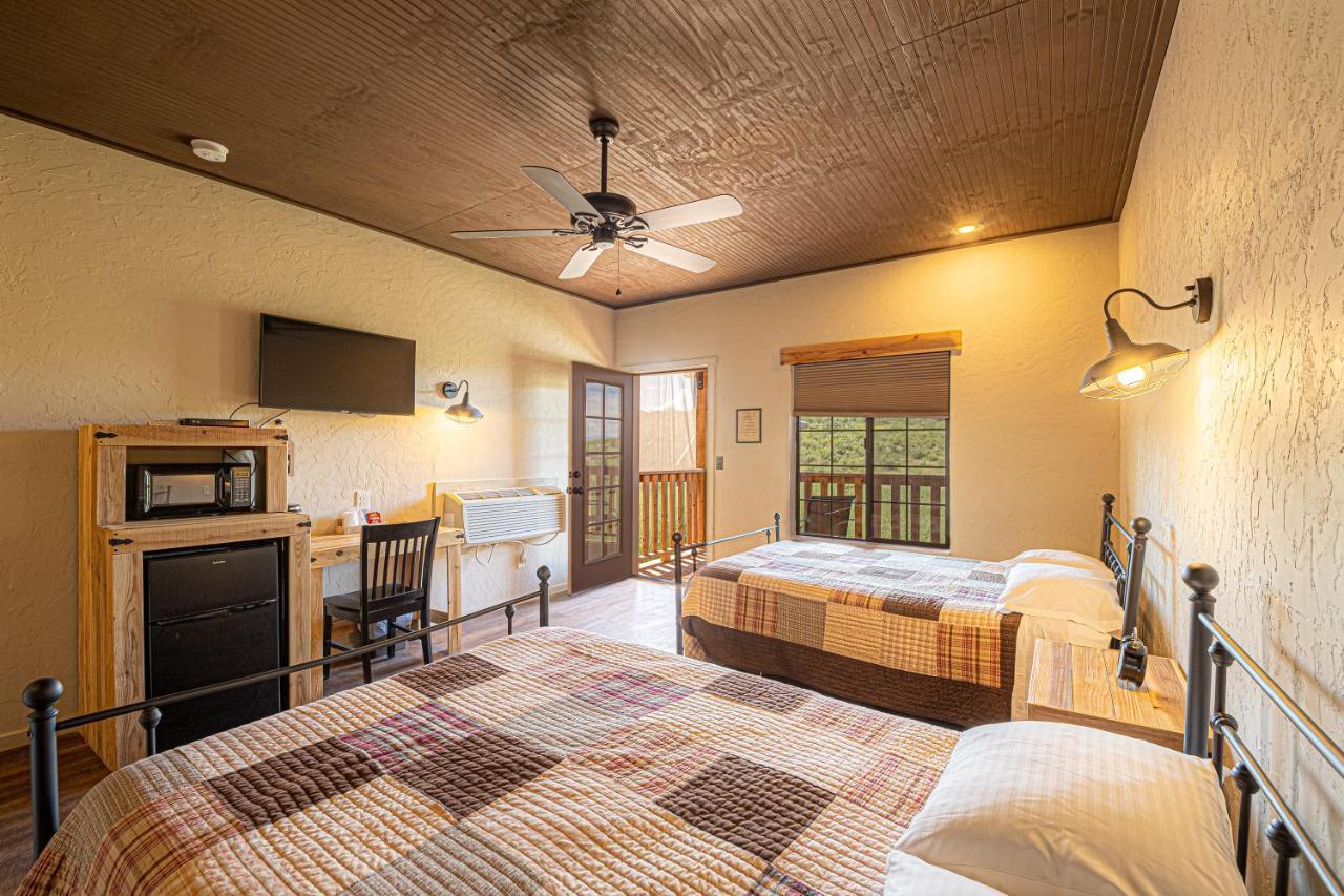 -Pet Friendly- Miners Cabin #5 -Two Double Beds - Private Balcony Tombstone Exterior foto