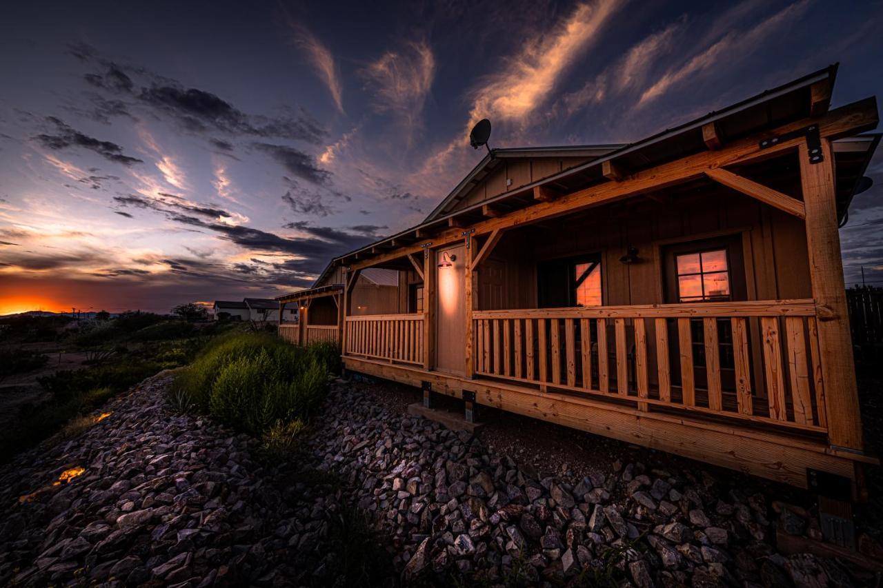 -Pet Friendly- Miners Cabin #5 -Two Double Beds - Private Balcony Tombstone Exterior foto
