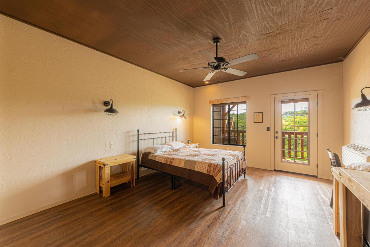 -Pet Friendly- Miners Cabin #5 -Two Double Beds - Private Balcony Tombstone Exterior foto